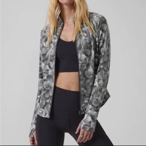 Athleta Shanti Salutation Textured Jacket/Zip-Up